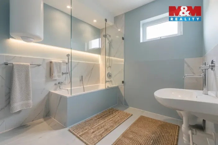 Prodej atypického bytu, Krnov - Pod Bezručovým vrchem, Bezručova, 73 m2