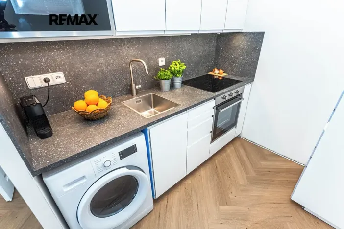 Pronájem bytu 2+kk, Praha - Řepy, Makovského, 45 m2