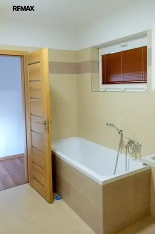 Prodej rodinného domu, Zápy, 216 m2