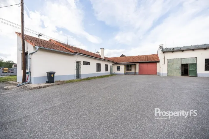 Prodej kanceláře, Okna, 475 m2