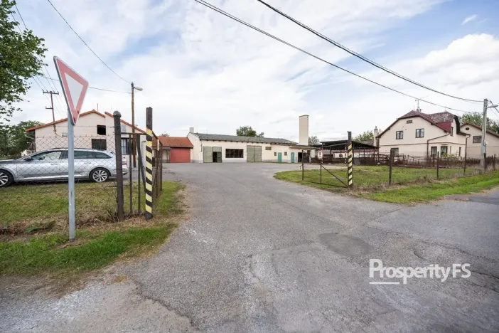 Prodej kanceláře, Okna, 475 m2