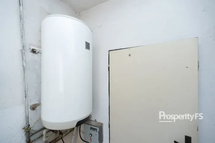 Prodej kanceláře, Okna, 475 m2