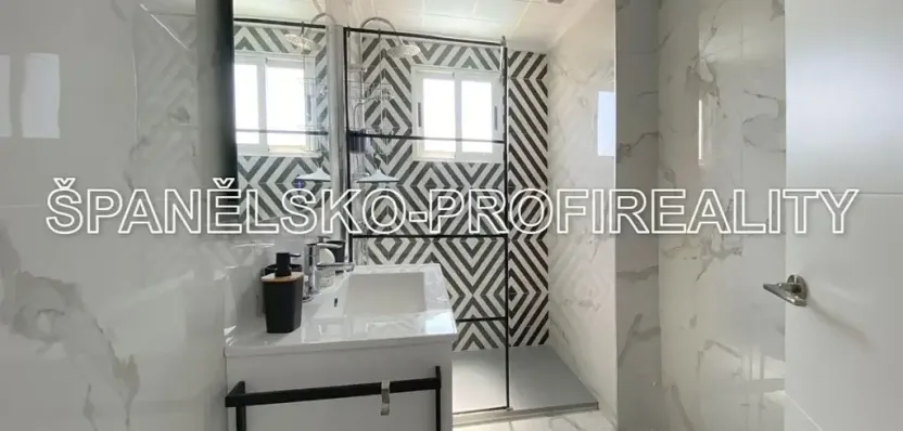 Prodej bytu 3+kk, Torrevieja, Španělsko, 80 m2