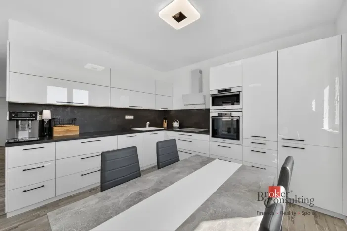 Prodej bytu 4+kk, Vochov, 80 m2