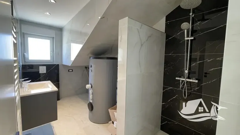 Prodej vily, Tribunj, Chorvatsko, 210 m2