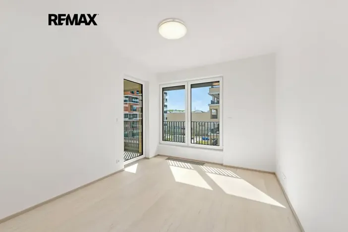 Pronájem bytu 3+kk, Praha - Hloubětín, Poděbradská, 77 m2