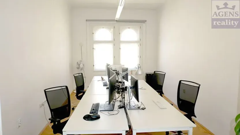 Pronájem kanceláře, Praha - Nové Město, Fügnerovo náměstí, 85 m2