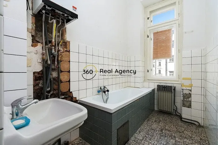 Prodej bytu 2+1, Praha - Smíchov, Štefánikova, 93 m2