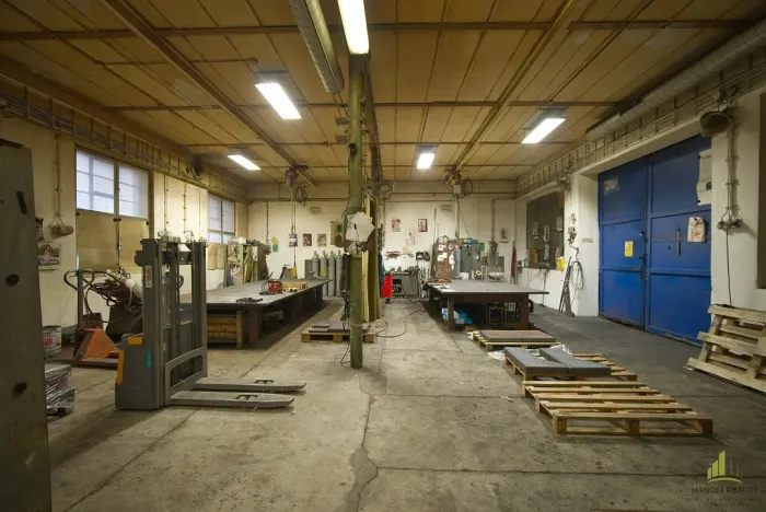 Prodej výrobních prostor, Loštice, 2290 m2