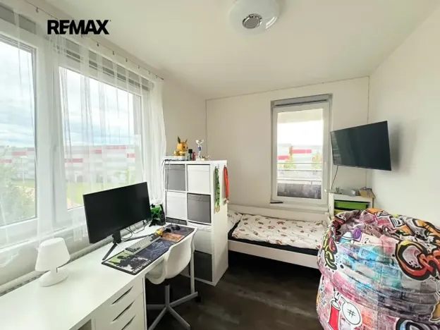 Pronájem bytu 2+kk, Praha - Štěrboholy, Kryšpínova, 63 m2