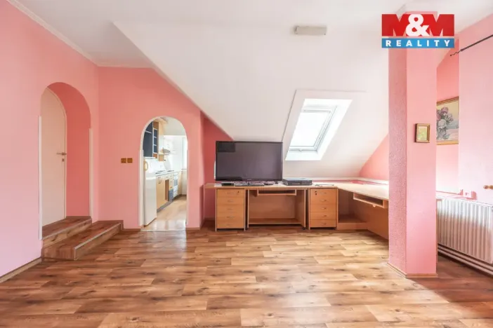 Prodej rodinného domu, Uherské Hradiště, U Stadionu, 300 m2