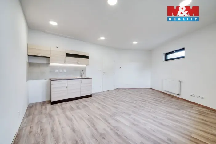 Pronájem bytu 1+kk, Nýřany, Benešova třída, 34 m2