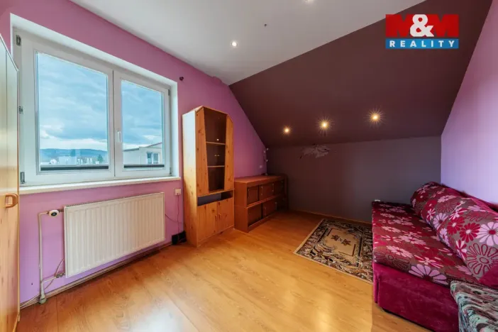 Prodej rodinného domu, Karlovy Vary - Dvory, Chebská, 228 m2