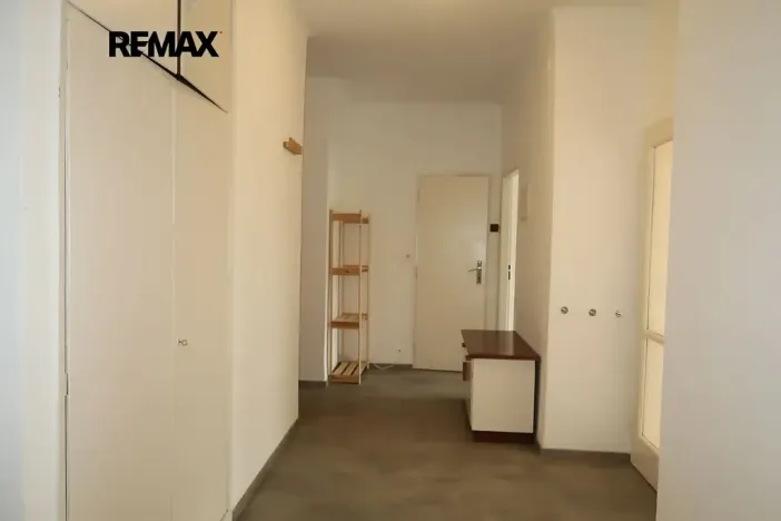 Pronájem bytu 2+1, Praha - Podolí, Podolská, 67 m2