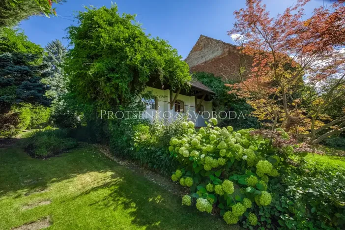 Prodej vily, Křižanov, Benešovo náměstí, 530 m2