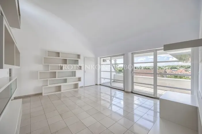 Prodej kanceláře, Křižanov, Benešovo náměstí, 530 m2