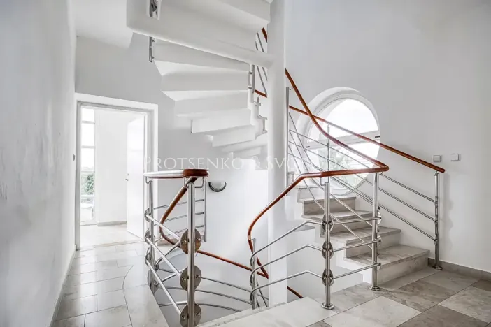 Prodej kanceláře, Křižanov, Benešovo náměstí, 530 m2