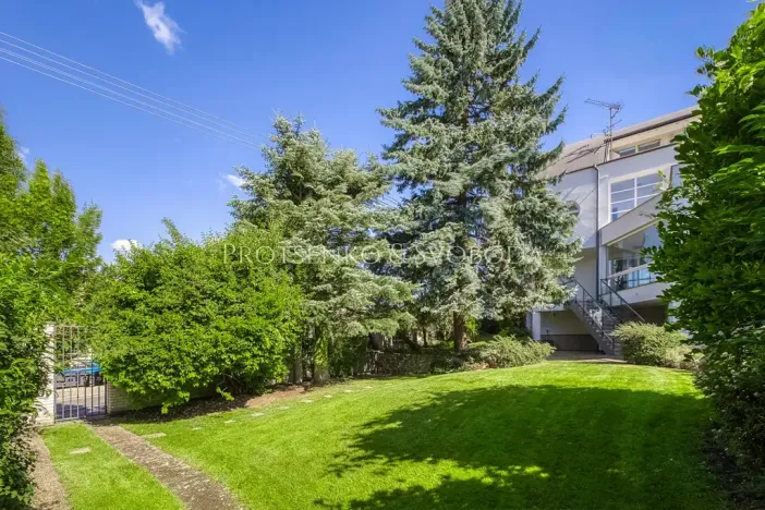 Prodej kanceláře, Křižanov, Benešovo náměstí, 530 m2