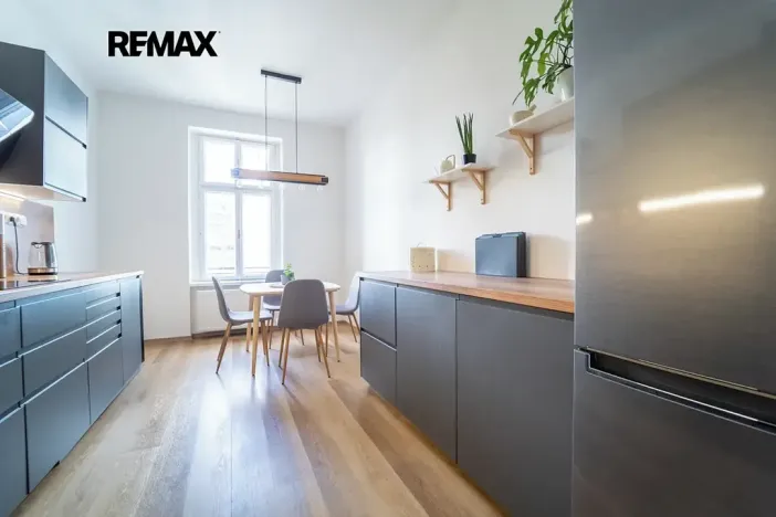 Prodej bytu 2+1, Praha - Karlín, Pernerova, 62 m2