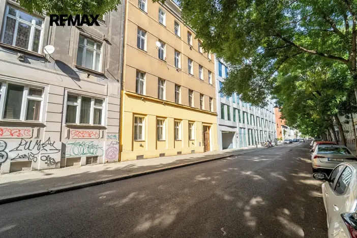 Prodej bytu 2+1, Praha - Karlín, Pernerova, 62 m2