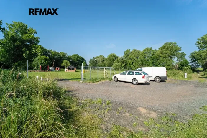 Prodej komerční nemovitosti, Chrášťany, 10917 m2