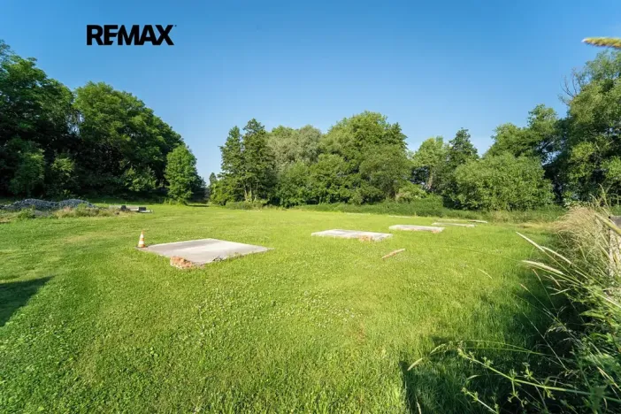 Prodej komerční nemovitosti, Chrášťany, 10917 m2