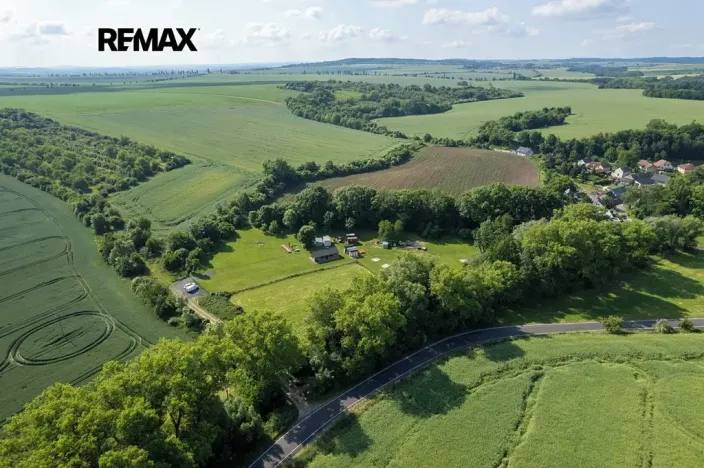 Prodej komerční nemovitosti, Chrášťany, 10917 m2