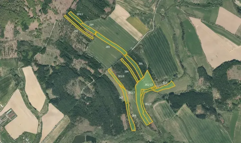 Prodej pole, Mlýny, 46939 m2