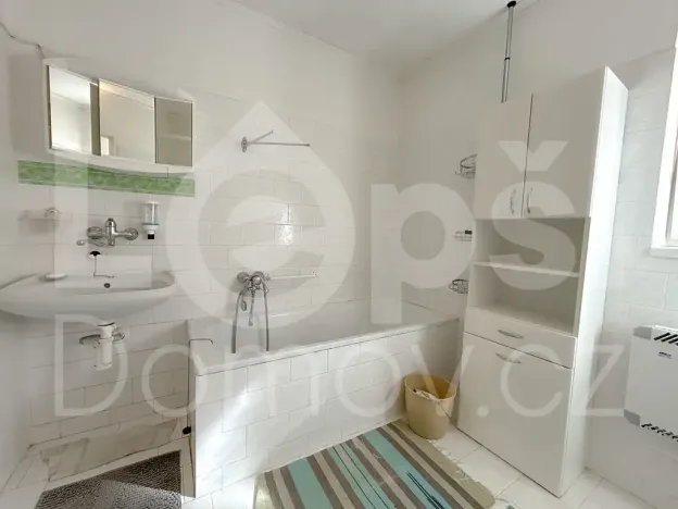 Prodej rodinného domu, Vlčice, 185 m2