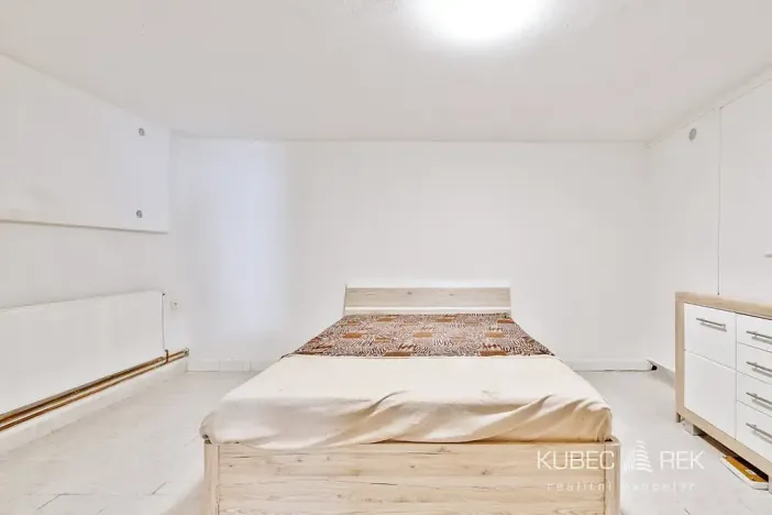 Prodej obchodního prostoru, Kamenice nad Lipou, Dobšova, 270 m2