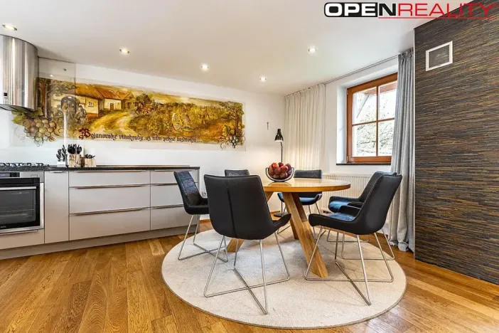 Prodej vícegeneračního domu, Dolní Bojanovice, Vinařská, 367 m2