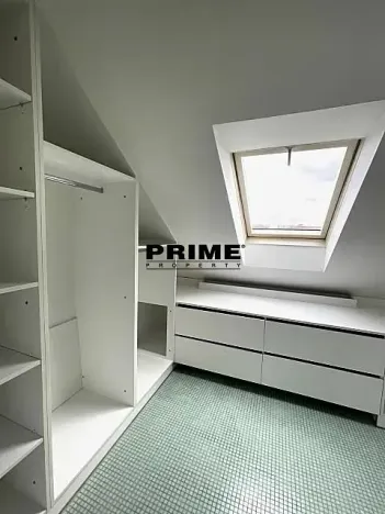 Pronájem bytu 3+1, Praha - Bubeneč, U akademie, 130 m2