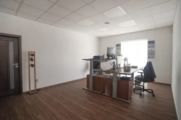 Pronájem kanceláře, Bystřany, Teplická, 420 m2