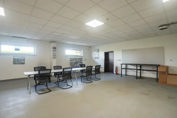 Pronájem kanceláře, Bystřany, Teplická, 420 m2