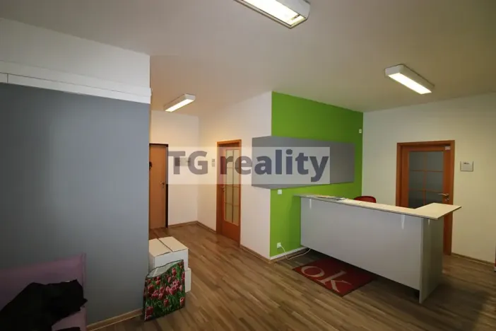 Pronájem kanceláře, Praha - Kobylisy, Nad Šutkou, 58 m2