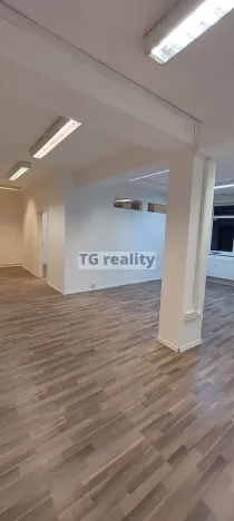 Pronájem kanceláře, Praha - Kobylisy, Nad Šutkou, 58 m2