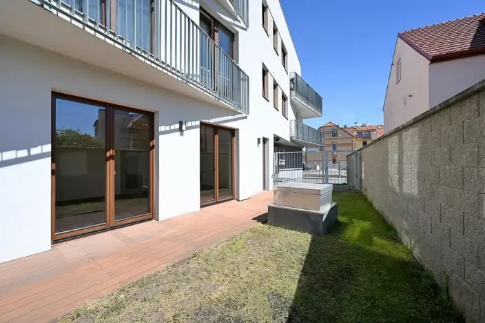 Pronájem bytu 1+kk, Praha - Liboc, Evropská, 51 m2