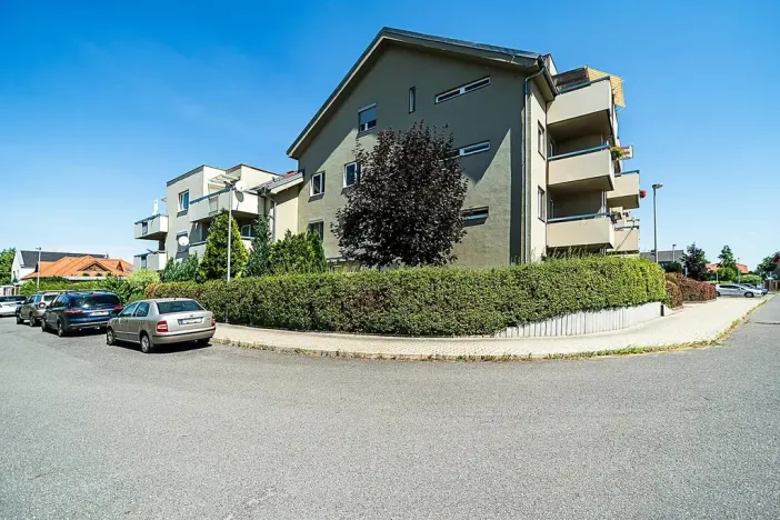 Pronájem bytu 2+kk, Praha - Dubeč, U lipové aleje, 60 m2