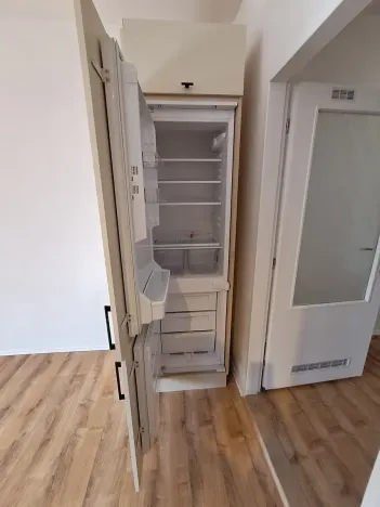 Pronájem bytu 2+kk, Praha - Vysočany, Novovysočanská, 60 m2