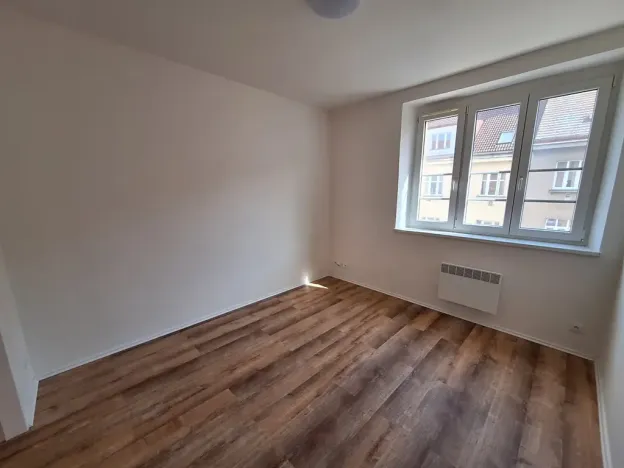 Pronájem bytu 2+kk, Praha - Vysočany, Novovysočanská, 60 m2