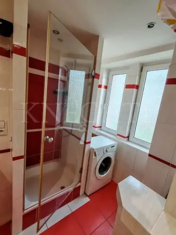 Prodej bytu 3+1, Ostrov, Hlavní třída, 76 m2