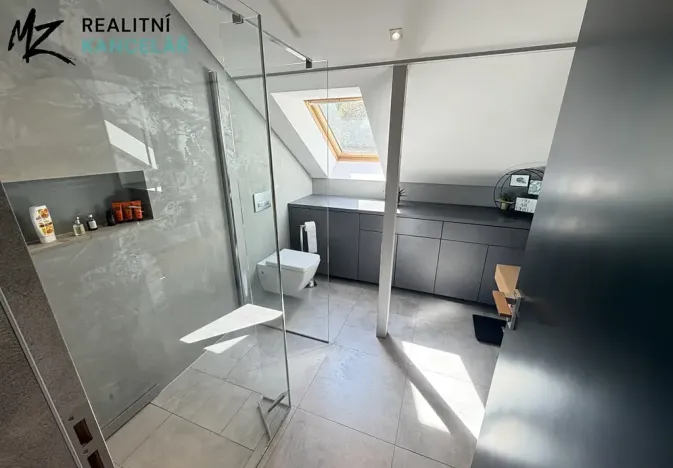 Prodej rodinného domu, Slatinky, 258 m2