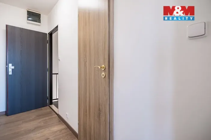 Prodej bytu 1+kk, Doubravčice, V bytovkách, 35 m2