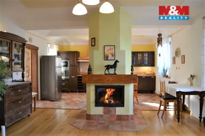 Prodej rodinného domu, Keblice, 290 m2