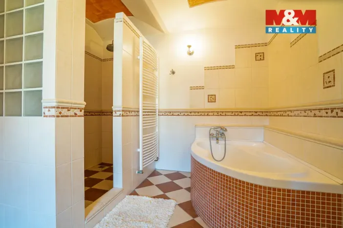 Prodej rodinného domu, Keblice, 290 m2