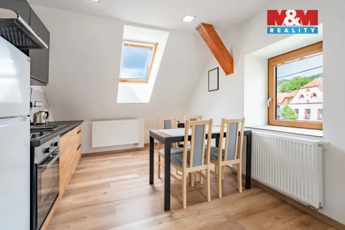 Pronájem atypického bytu, Hoštice, 60 m2