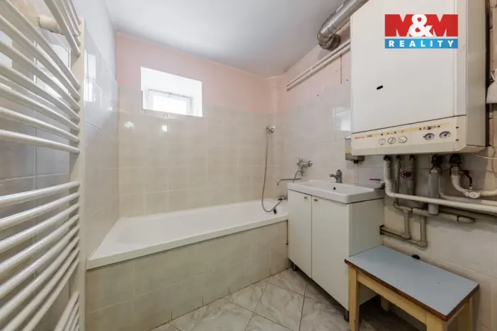 Prodej rodinného domu, Cheb, Kostelní náměstí, 148 m2