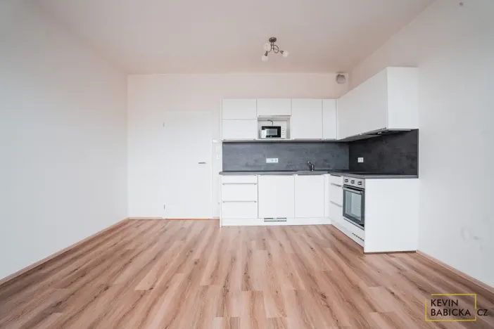 Pronájem bytu 1+kk, Brno - Sadová, Kumpoštova, 30 m2