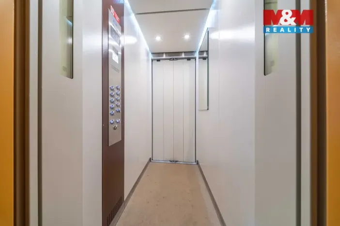 Prodej bytu 2+1, Plzeň, Lábkova, 61 m2