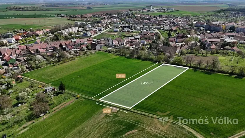 Prodej pole, Ořechov, 2450 m2